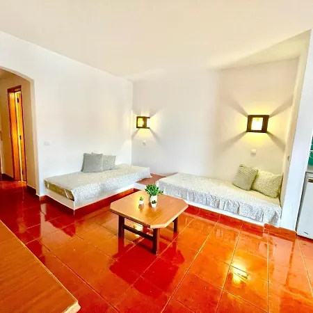 Apartment T1, Oura *