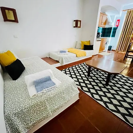 Apartament T1, Oura