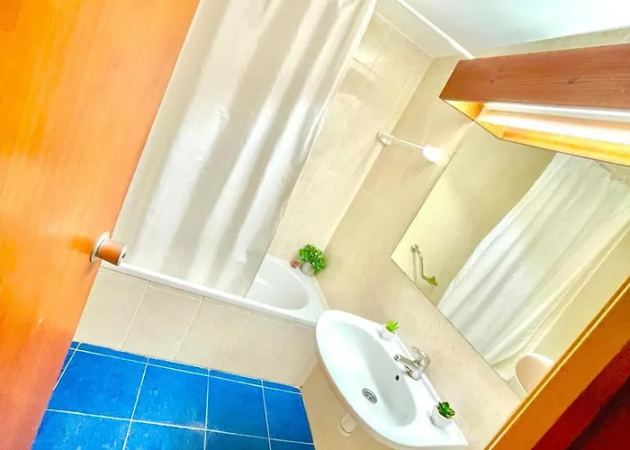 Lägenhet T1, Oura *